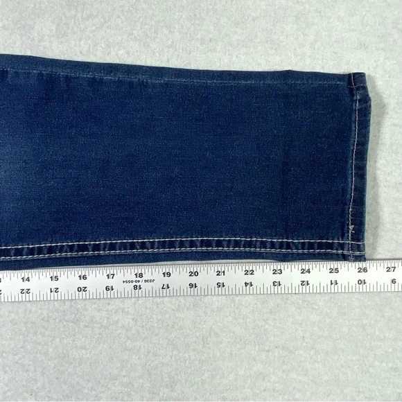 Wallflower Jeans Women 7 Luscious Curvy Fit Straight Leg Crop Mid Rise Denim NWT - Picture 14 of 14